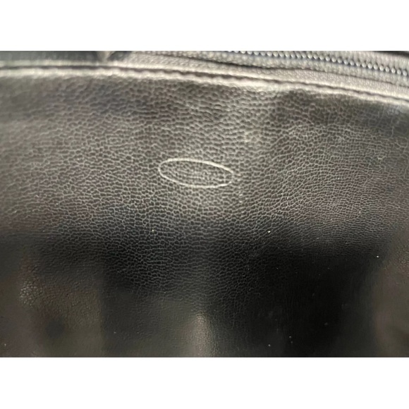 Authentic Chanel  black leather shoulder bag - Picture 15 of 15